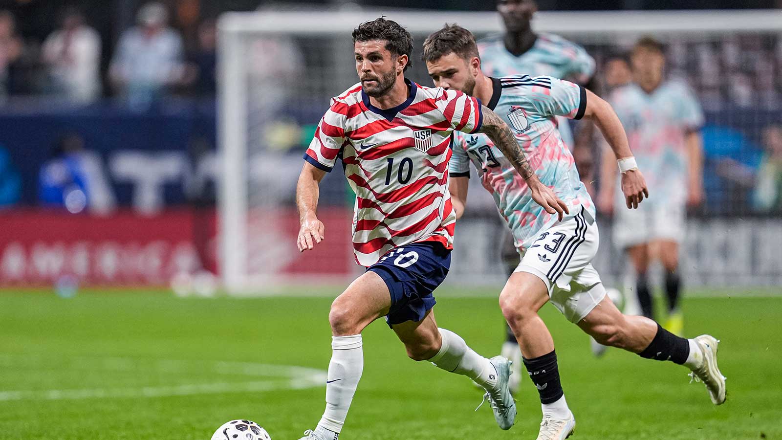 USA’s Christian Pulisic (10) controls the ball against Belgium at Mercedes-Benz Stadium. 