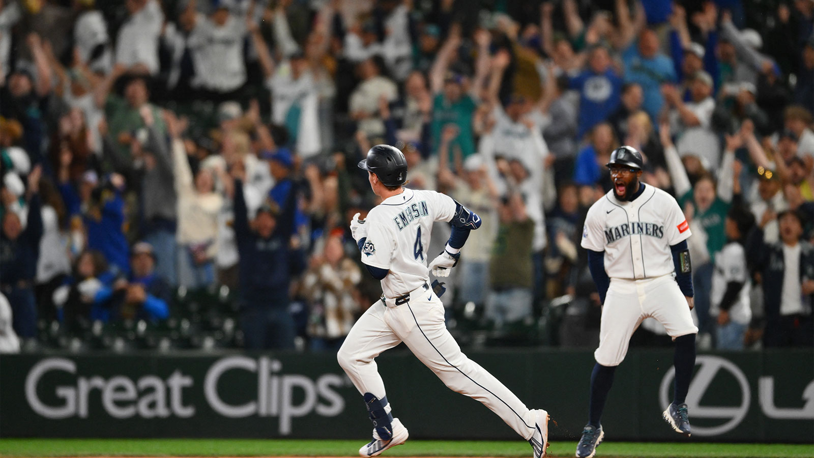 Mariners rookie Colt Emerson sends family into frenzy with HR as first MLB hit