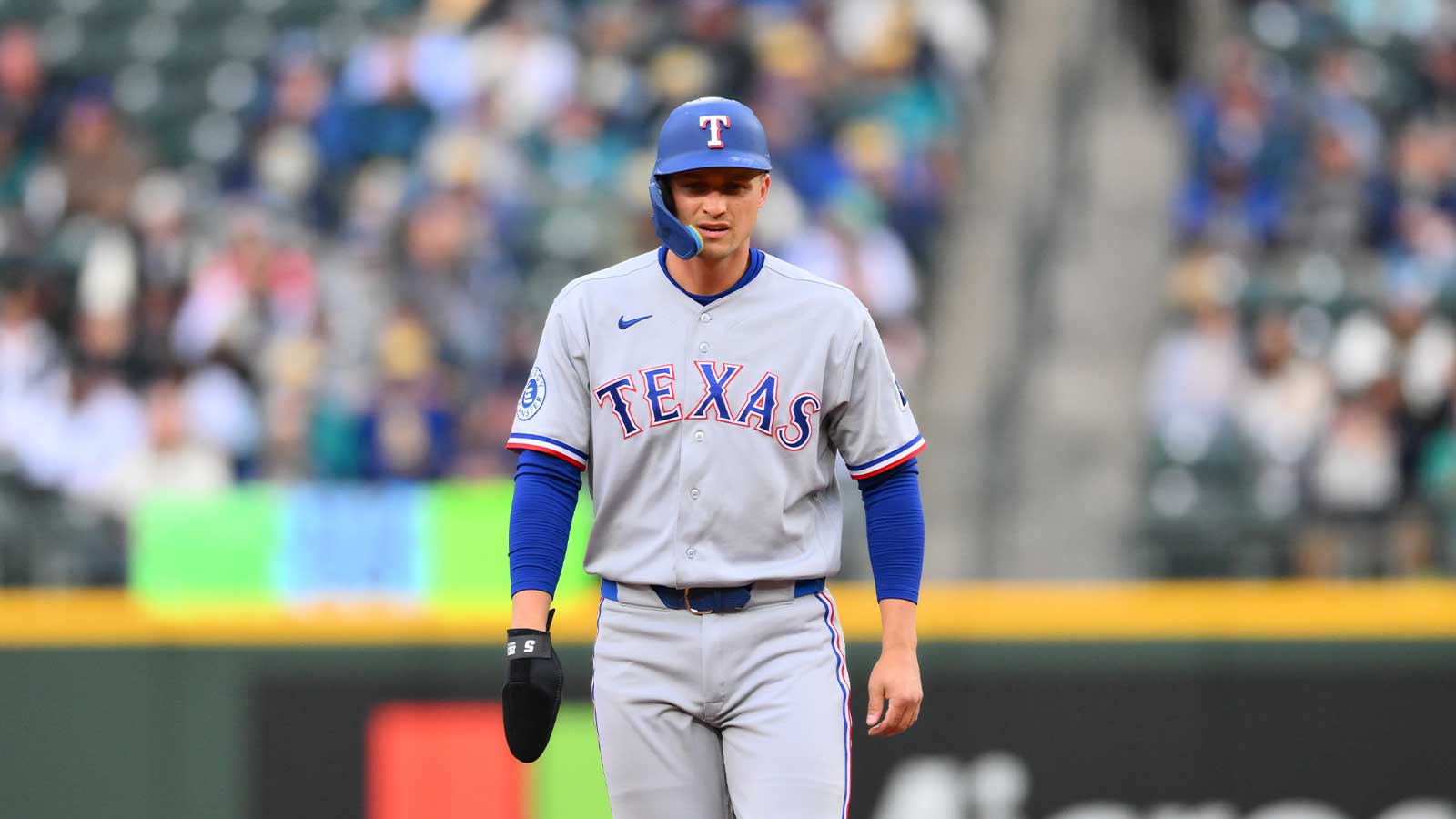 Rangers’ Corey Seager plan amid back injury concern will catch fans’ attention
