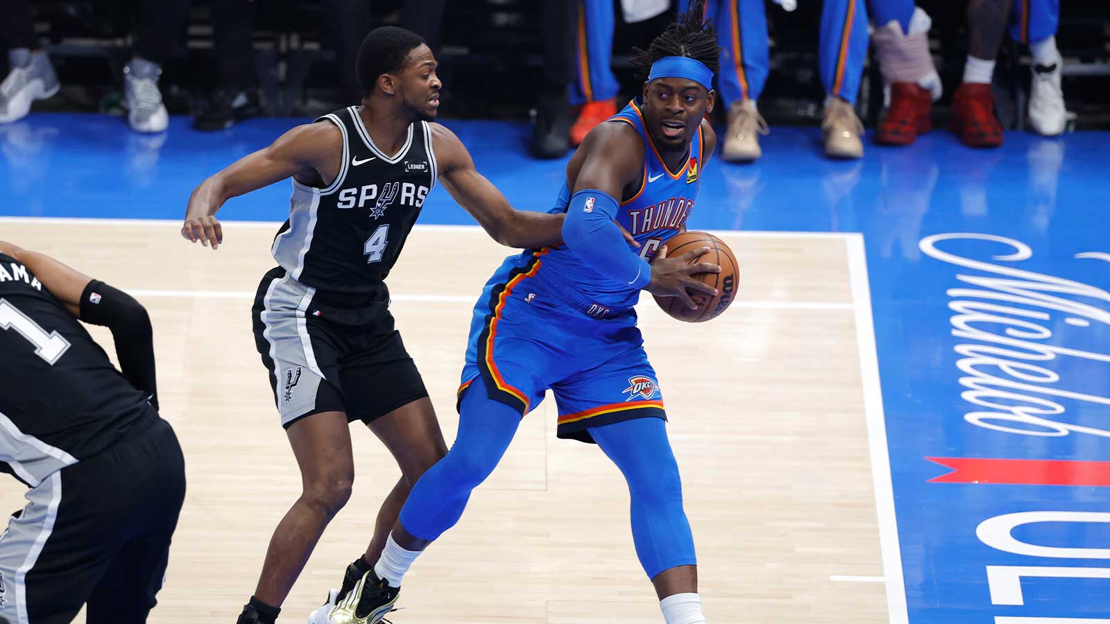 De’Aaron Fox out of bounds no-call sets the internet on fire during Thunder-Spurs Game 7