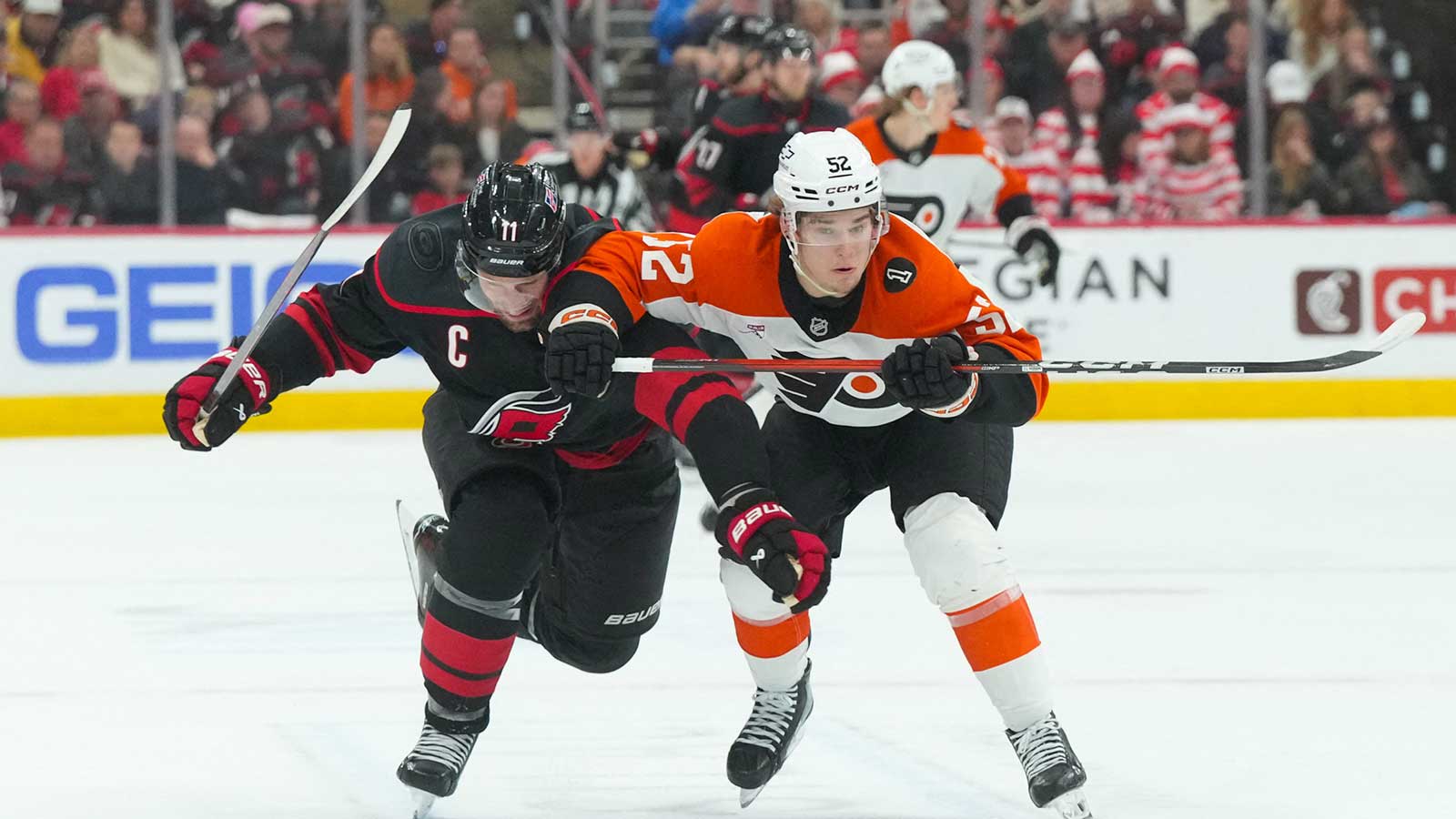 Flyers mulling lineup change for Game 2 vs. Hurricanes