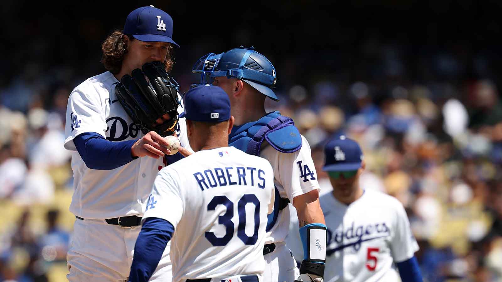 Dodgers news: Tyler Glasnow exits Astros game with apparent injury