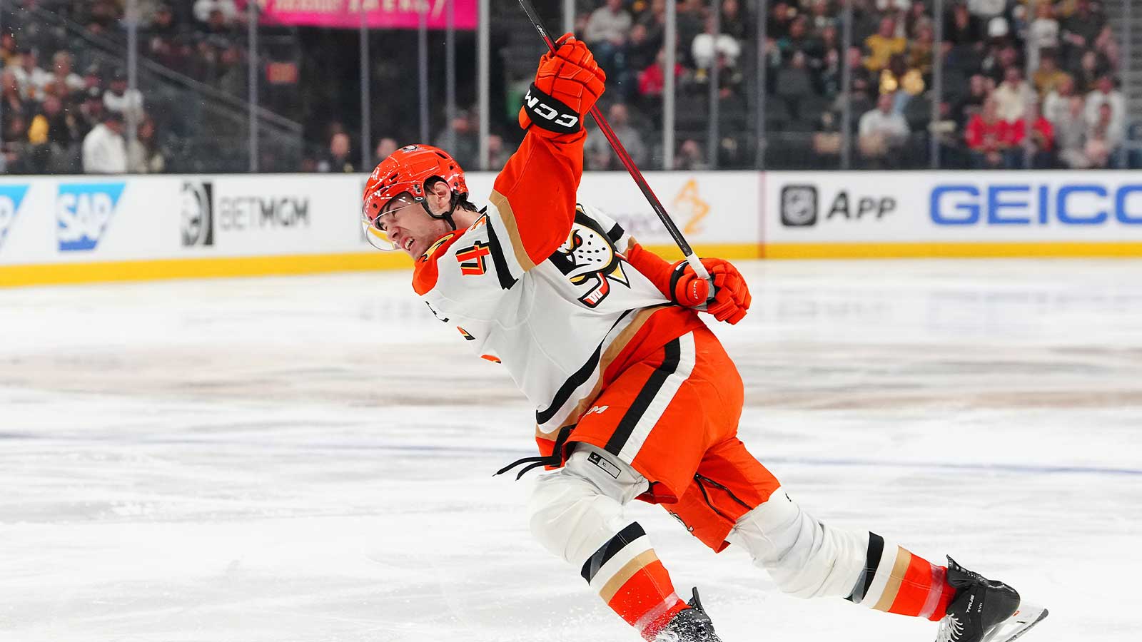 Ducks’ Beckett Sennecke, Alex Killorn lead charge in Game 4 Golden Knights win
