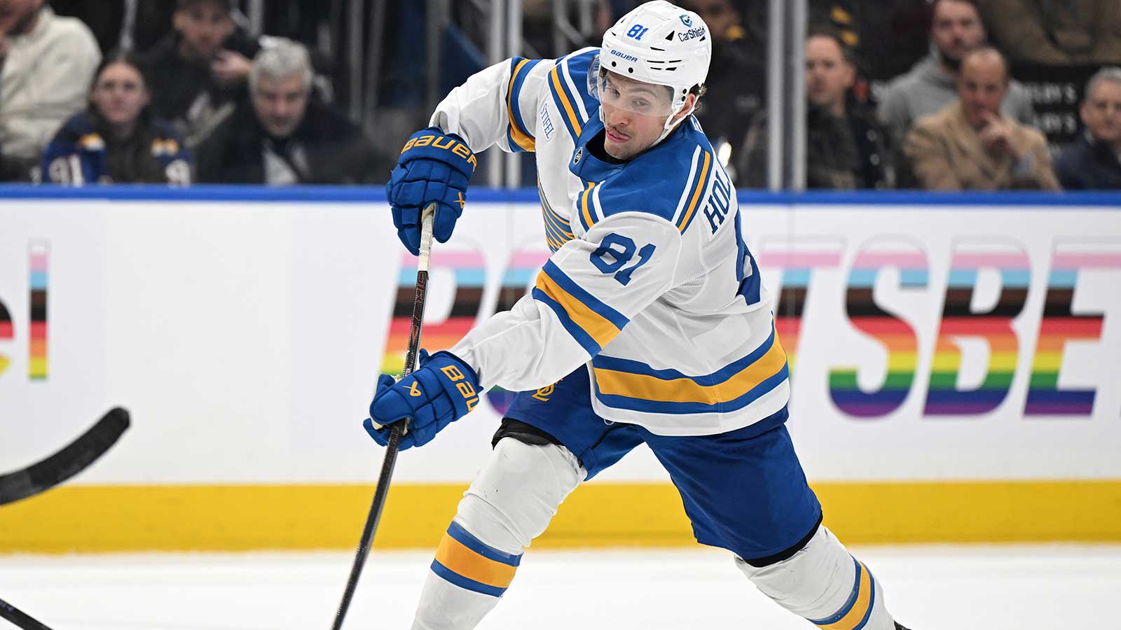 Blues sign Dylan Holloway to $38.75 million extension