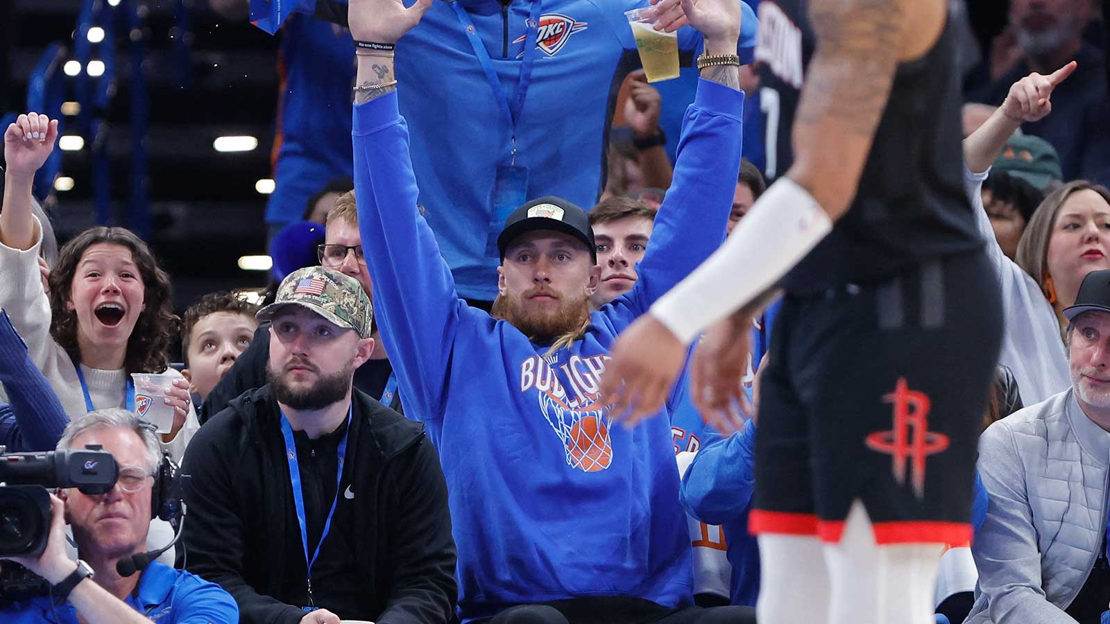 George Kittle claps back at Thunder fan’s ‘bandwagon’ allegation