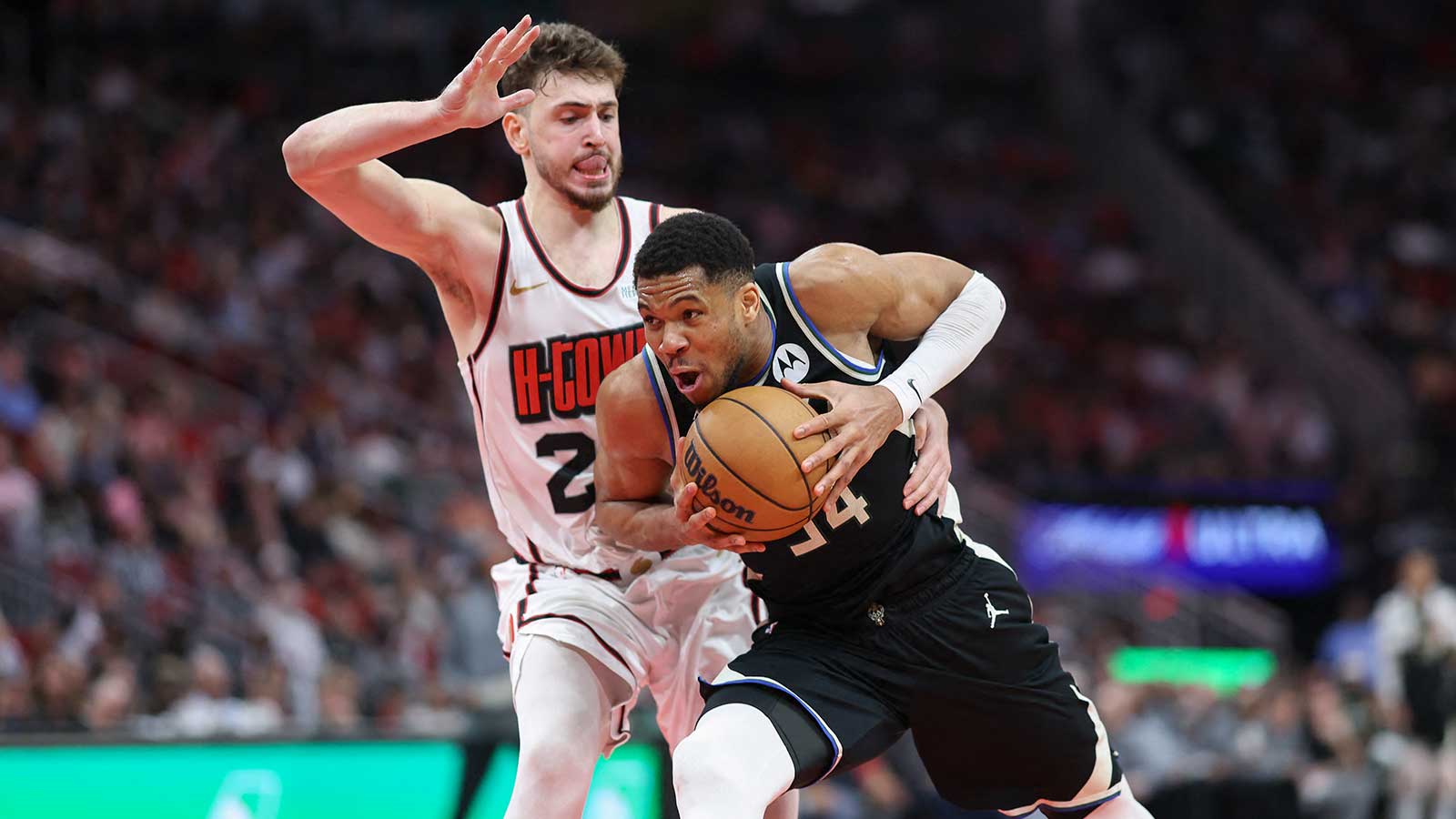 Bucks’ Giannis Antetokounmpo share moment with Alperen Sengun at EuroLeague