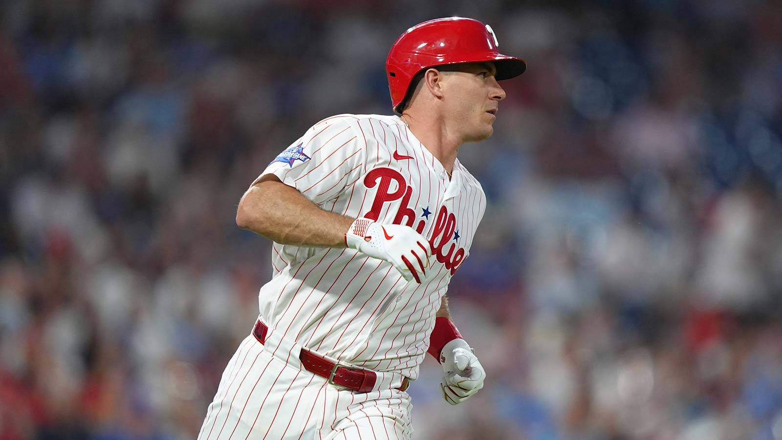 Phillies’ JT Realmuto pulled from Dodgers game with wrist injury