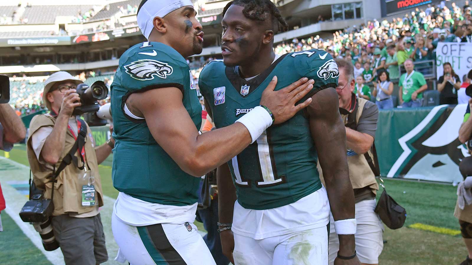 Eagles’ Jalen Hurts allegedly snubs AJ Brown at wedding