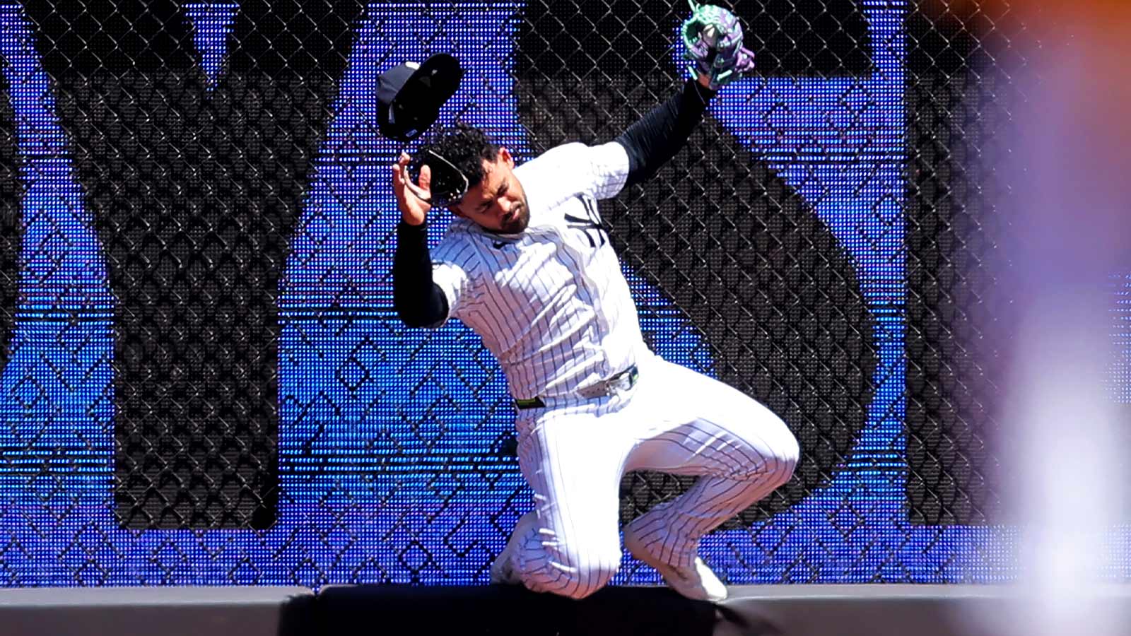 Yankees’ Jasson Dominguez gives ‘scary’ review to video of catch that landed him on IL