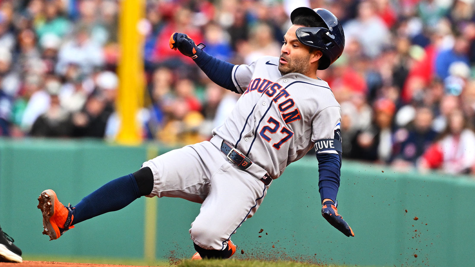 Astros looking for bizarre franchise first against struggling Reds