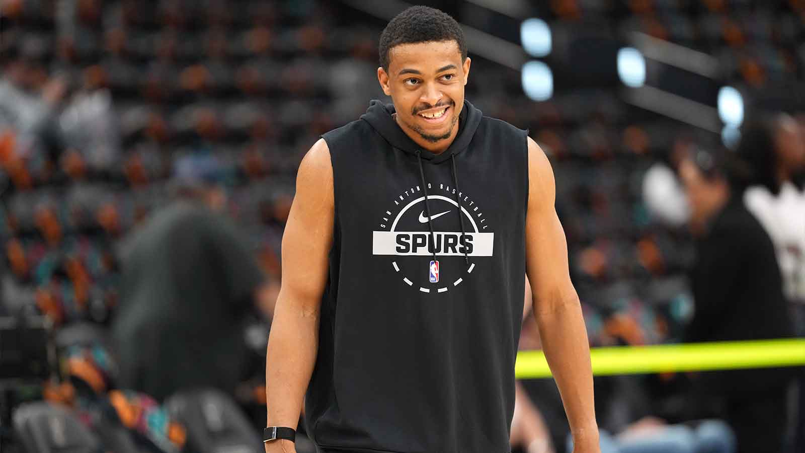 Spurs’ Keldon Johnson comes dangerously close to pantsing Naz Reid in Game 5