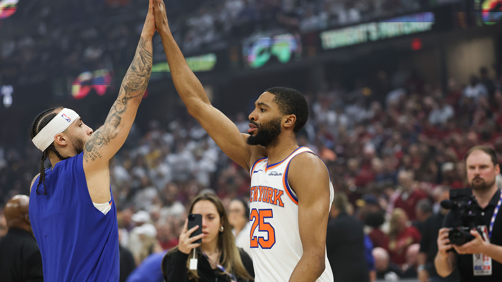 Knicks Mikal Bridges’ sage advice to teammates on dealing with NBA Finals media hubbub