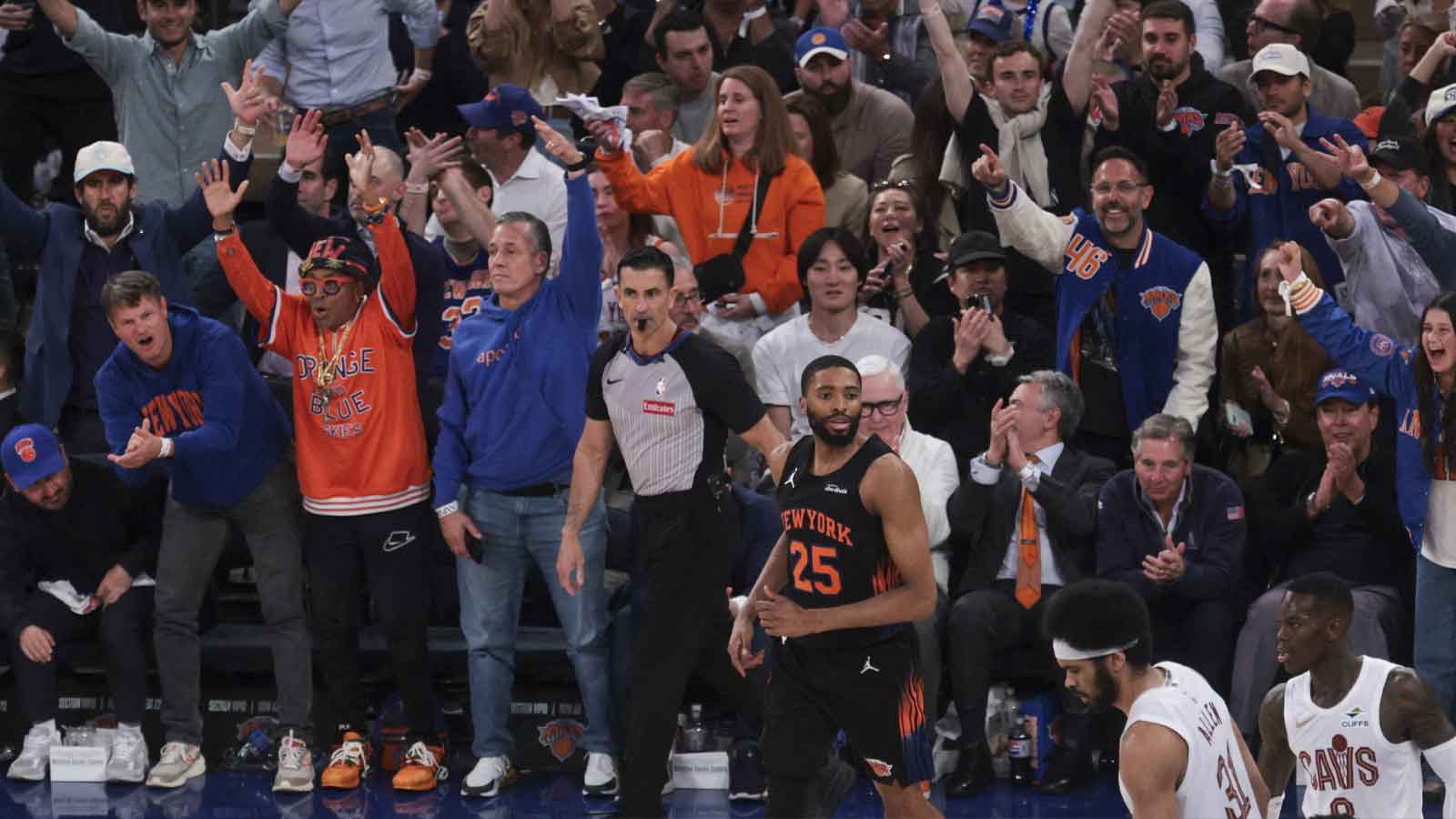 New York fans serenade Cavs with ‘Knicks in 4’ chants after Game 2