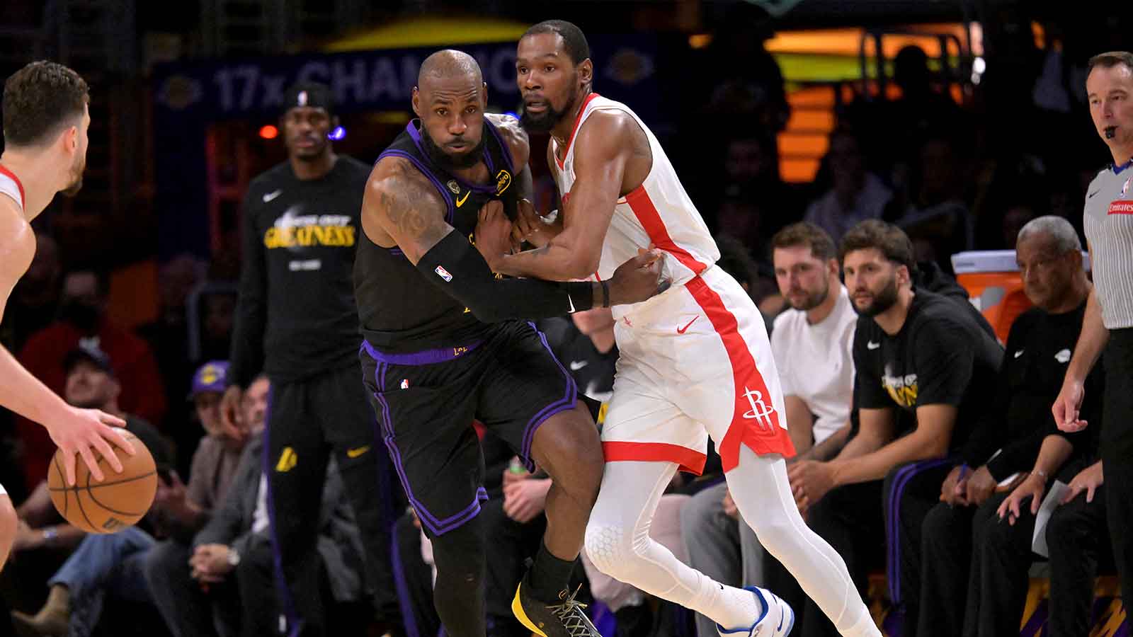 Lakers star LeBron James, Kevin Durant share special moment after Game 6 win
