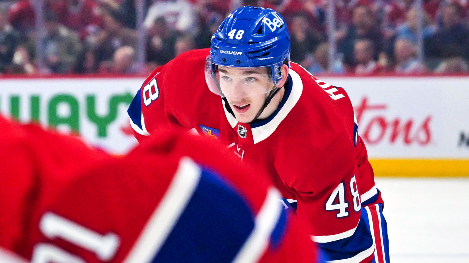 This image of Canadiens’ Lane Hutson and NCAA basketball player Olivier Rioux is impossible to believe