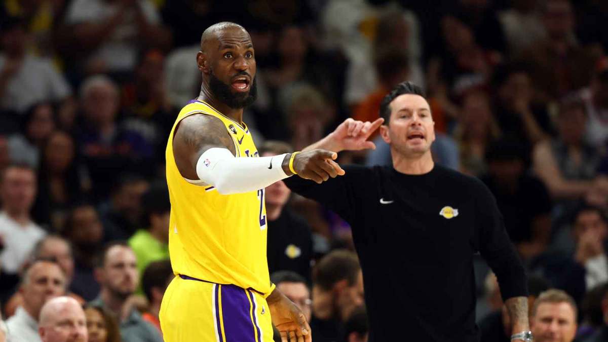Lakers news: LeBron James' reaction to JJ Redick's 'worst whistle' comment