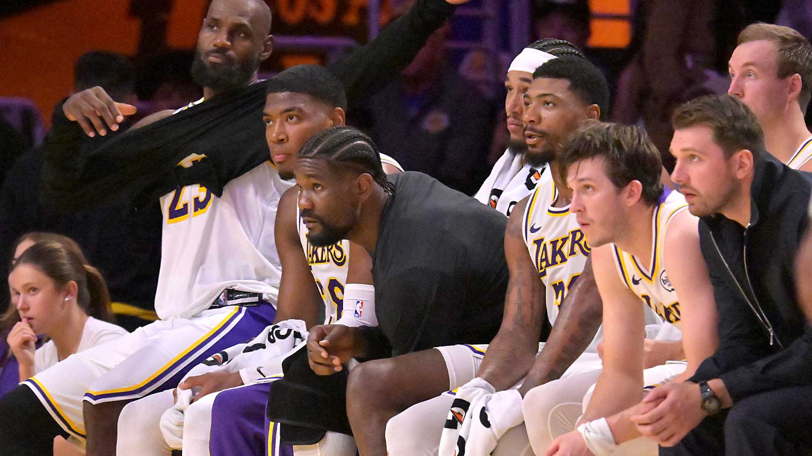 Charles Barkley brings out the broom after Lakers’ brutal Game 3 loss to Thunder