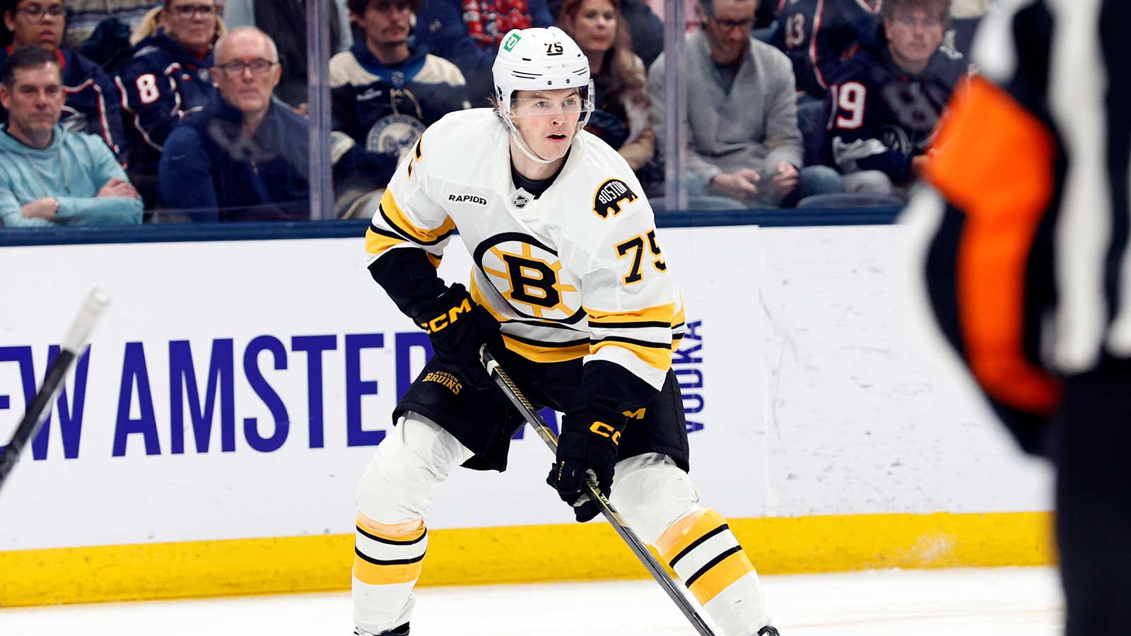 Bruins re-sign trade acquisition to 1-year contract extension