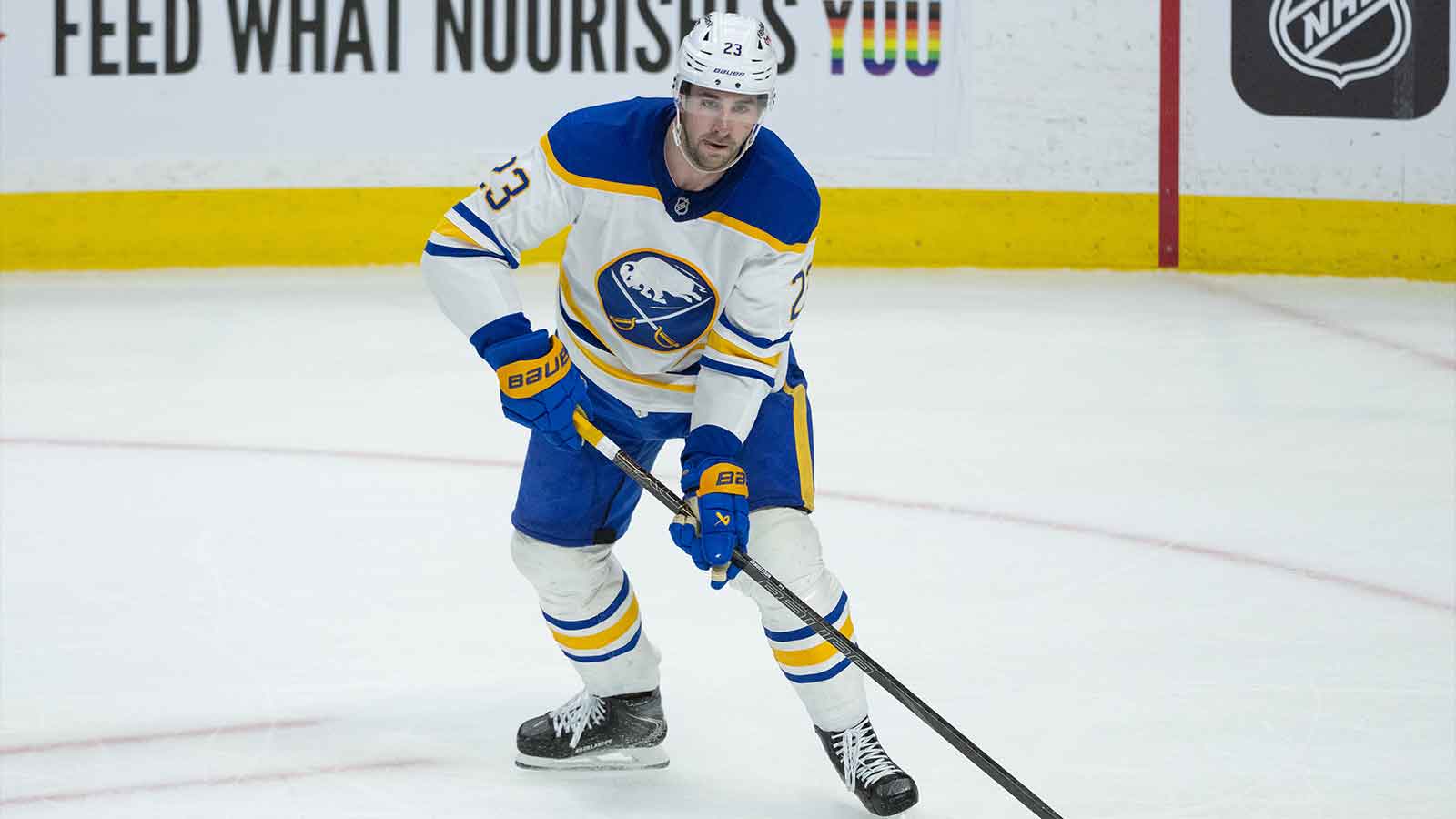 Watch Sabres silences Canadiens fans with first strike in Game 4