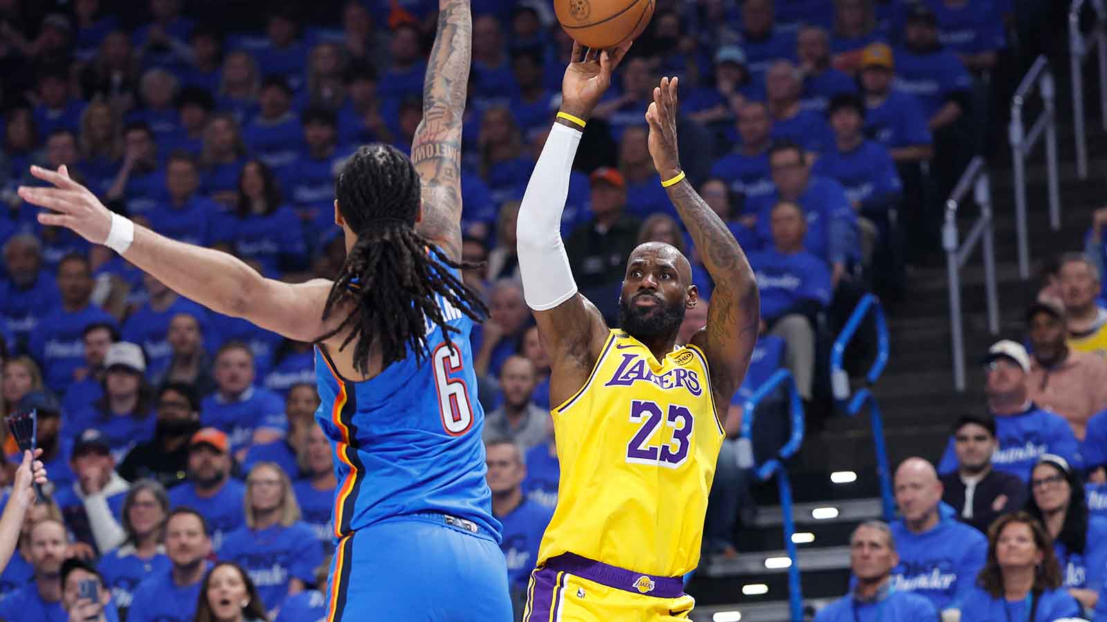 LeBron James reaches new milestone with fiery quarter vs. Thunder