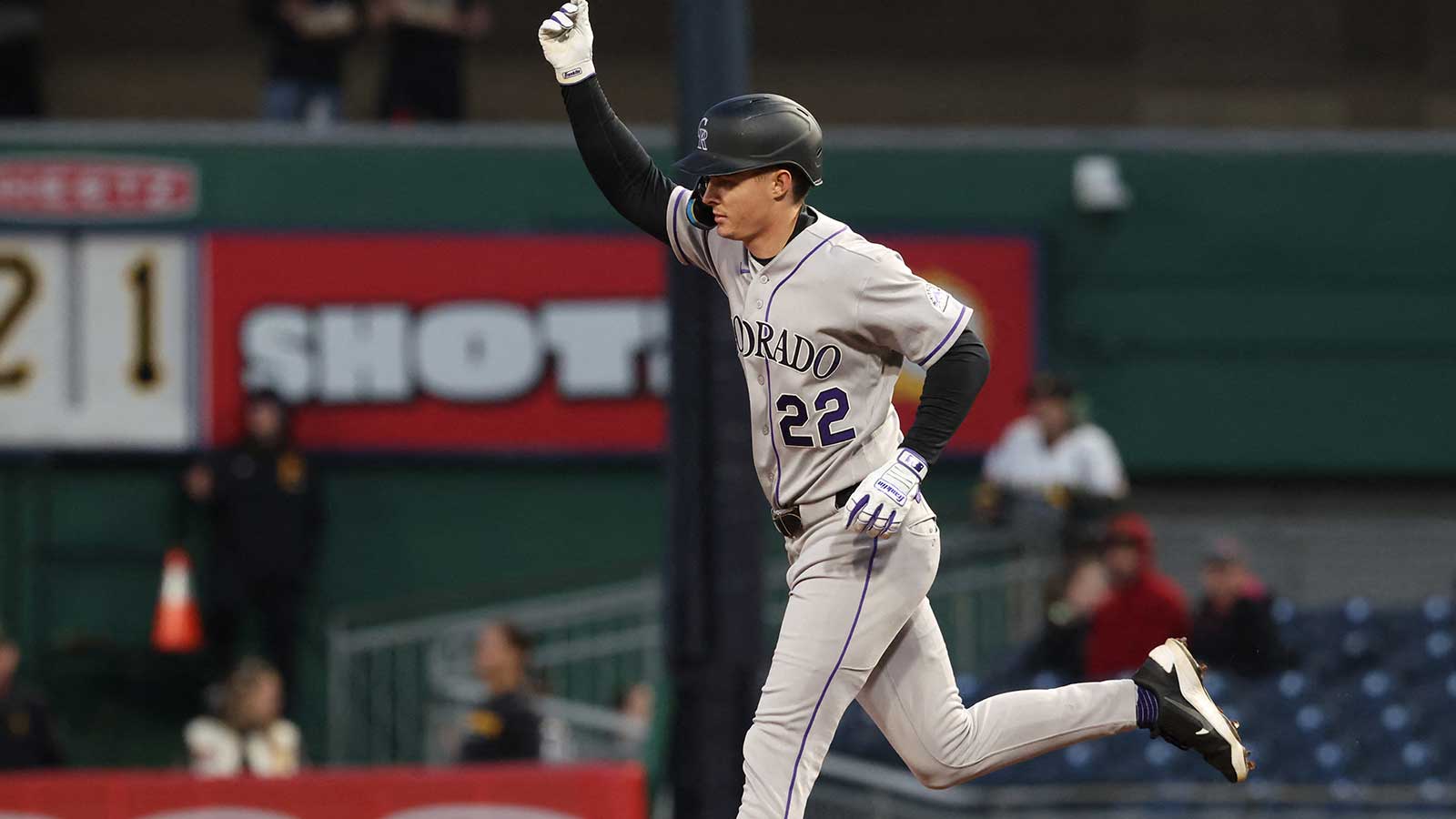 Rockies’ Warren Schaeffer glows over Mickey Moniak amid breakout season