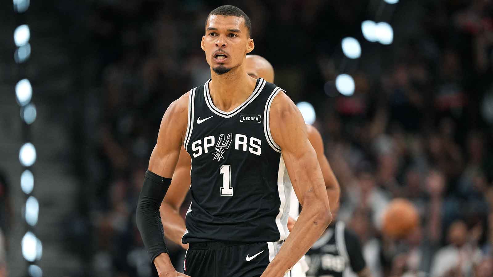 Spurs’ Mitch Johnson celebrates Victor Wembanyama for ‘mature’ showing vs. Timberwolves