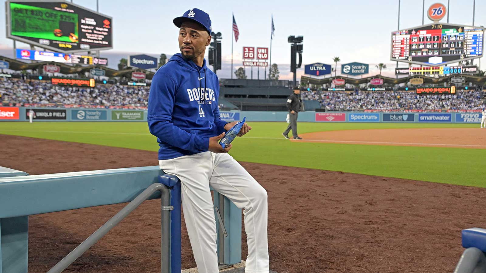 How Dodgers’ Mookie Betts played in Star Wars-themed OKC rehab appearance