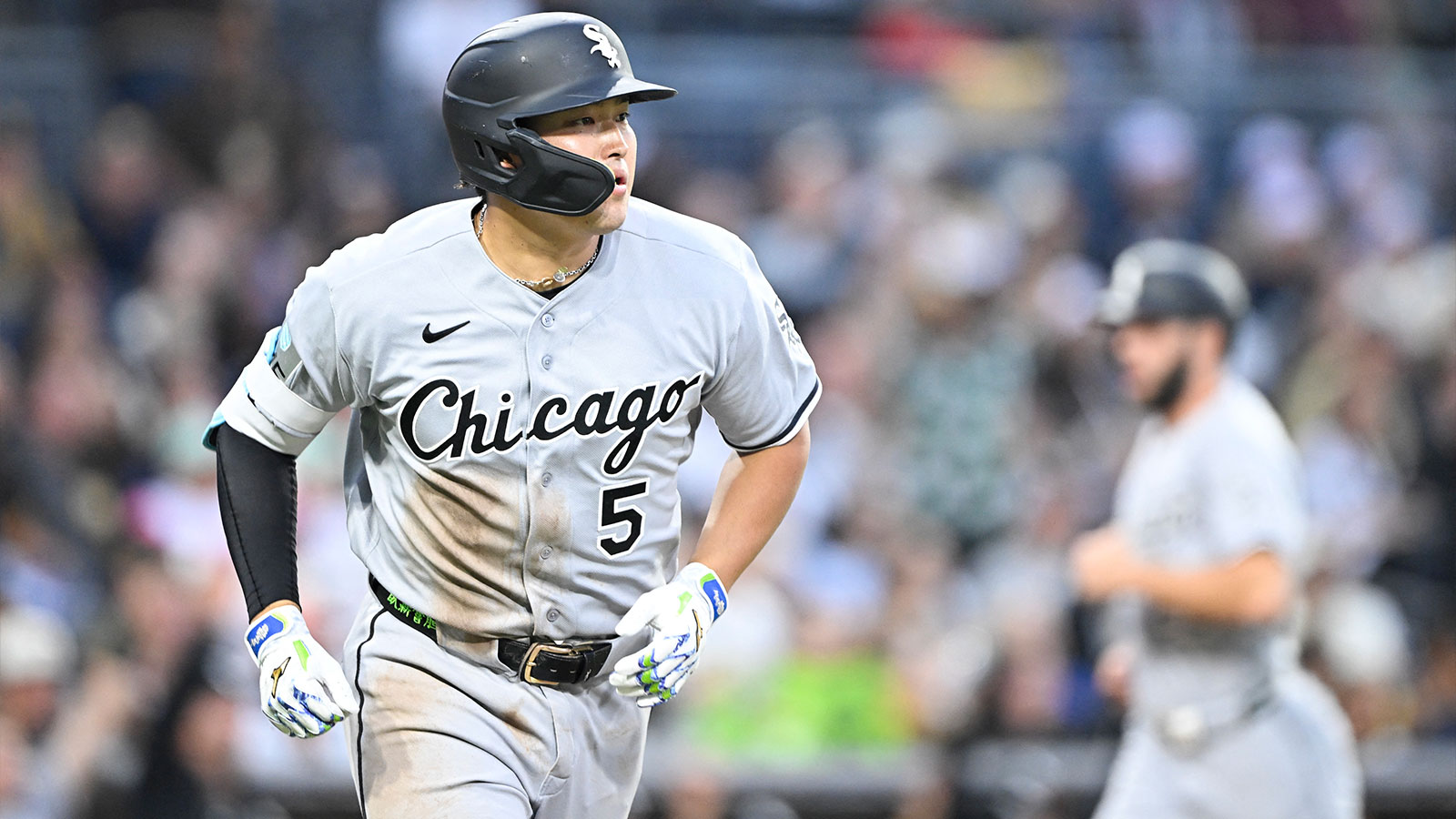 Chicago White Sox first baseman Munetaka Murakami (5) watches the flight of his three-run home run during the second inning against the San Diego Padres at Petco Park. 