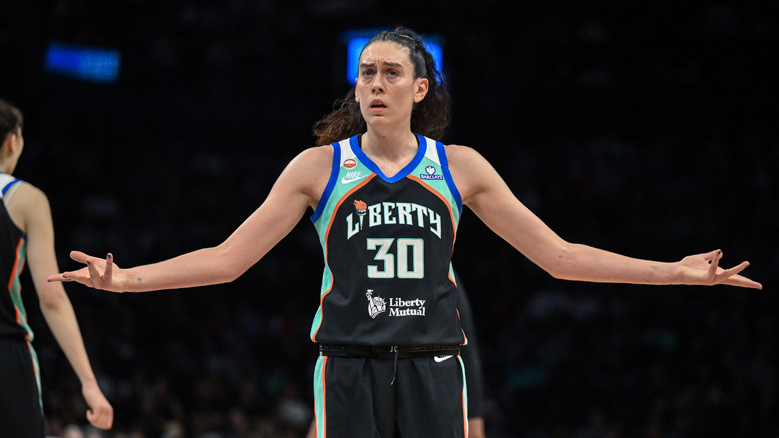 Breanna Stewart sends stern message to Liberty locker room amid disappointing start to season