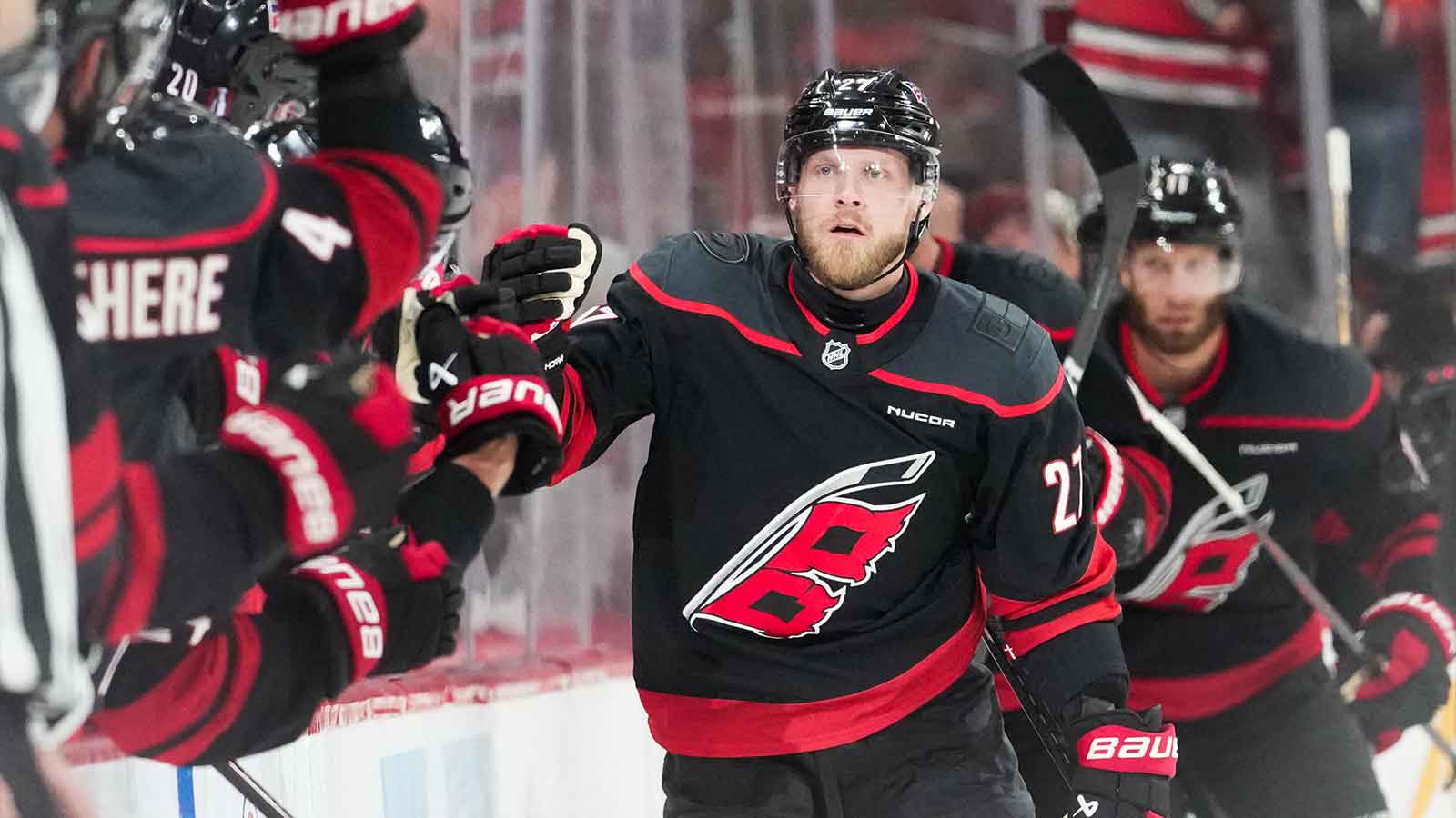 Nikolaj Ehlers wins Game 2 vs. Canadiens for Hurricanes