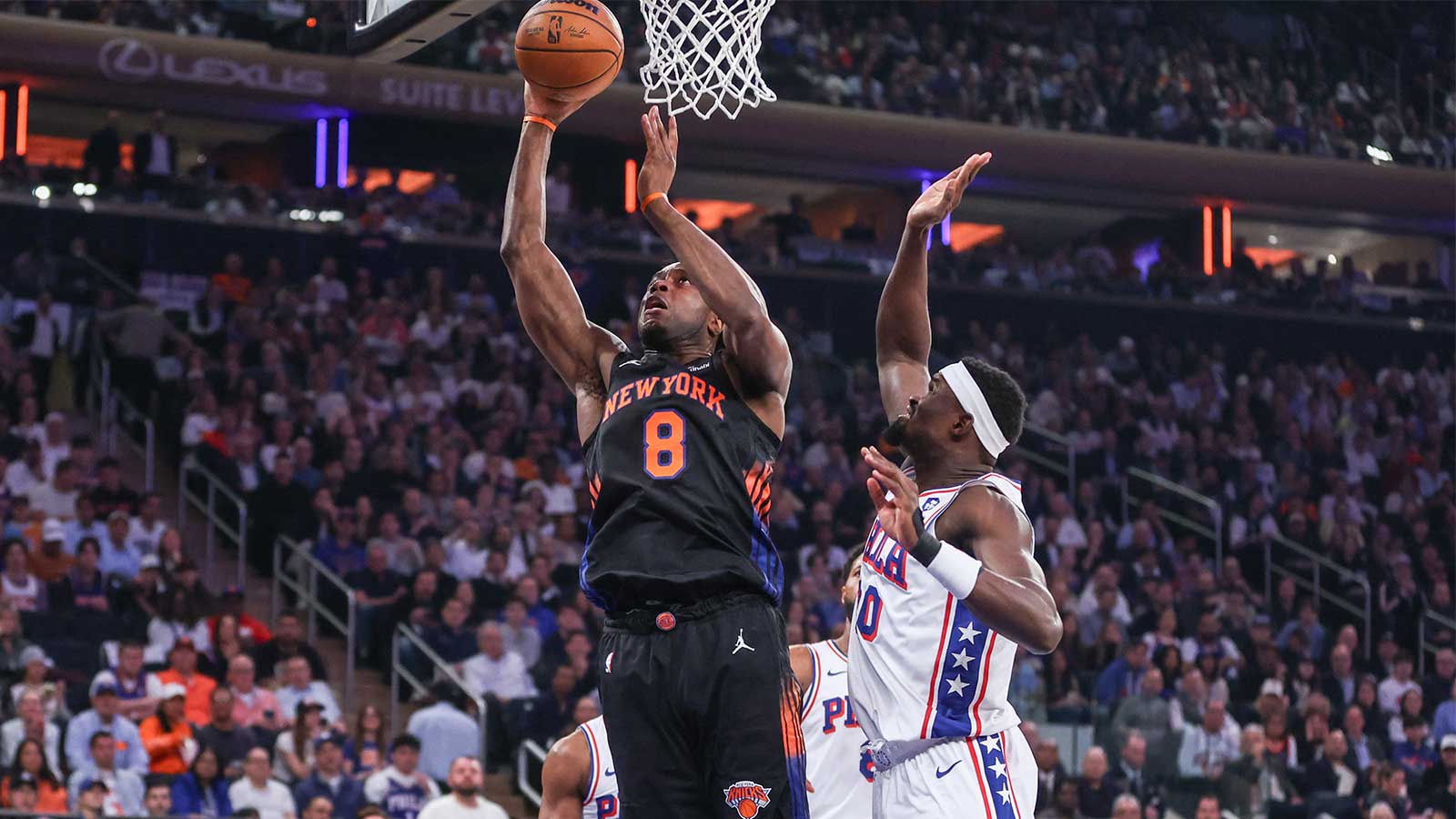 https://wp.clutchpoints.com/wp-content/uploads/2026/05/OG-Anunoby-under-the-hoop.jpg