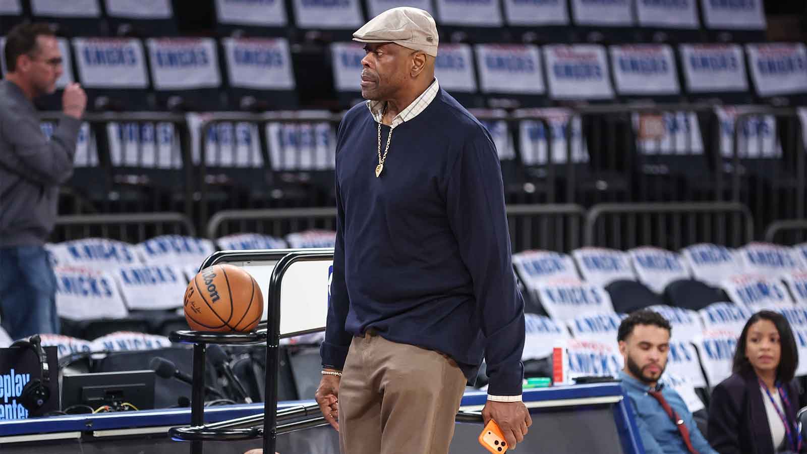 Patrick Ewing, Walt Frazier headline famous Knicks cheering section in Cleveland