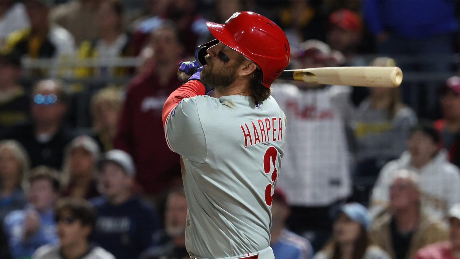 Phillies star Bryce Harper comes inches away from 9th inning grand slam
