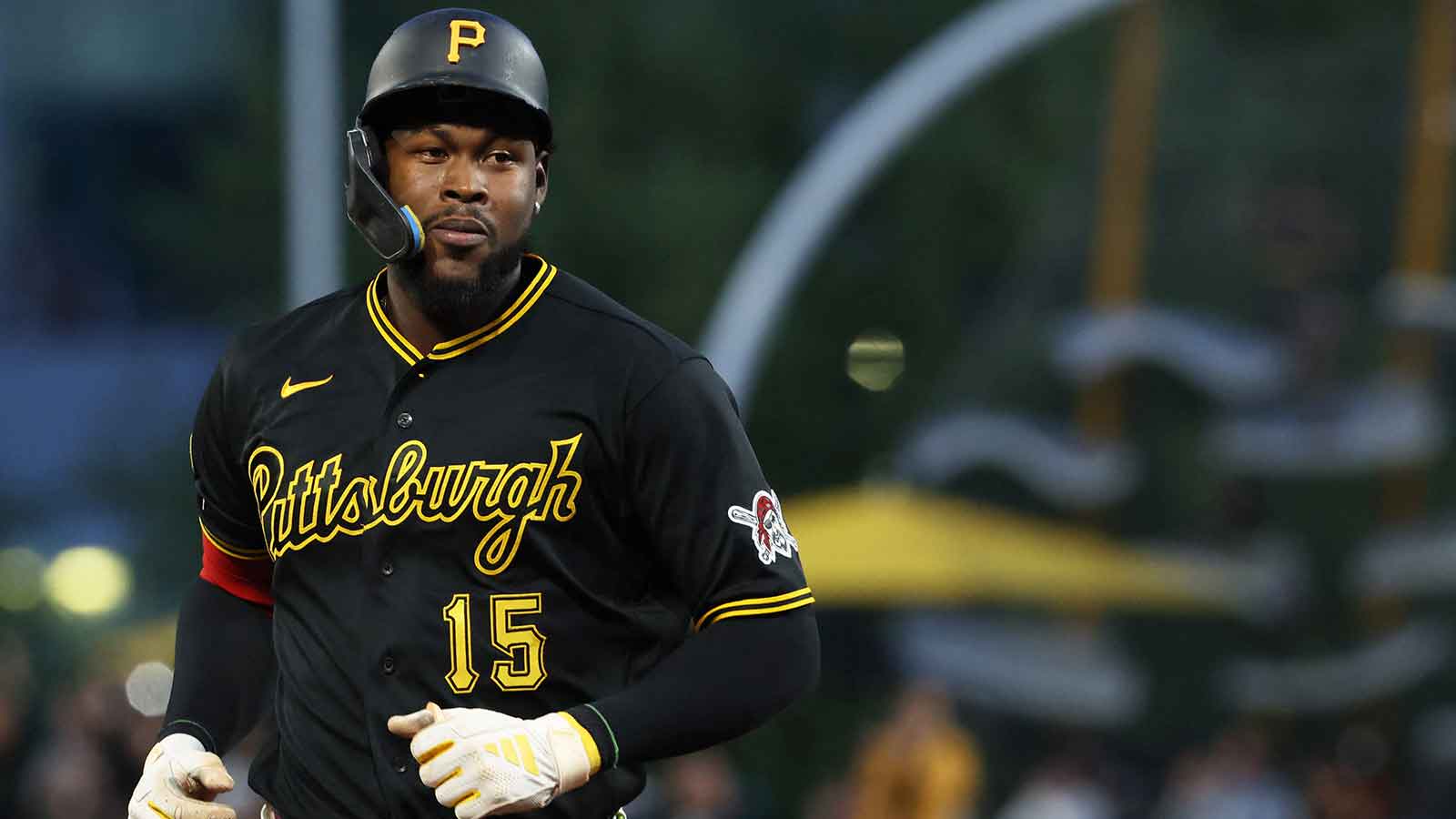 Watch Pirates’ Oneil Cruz feed Punxsutawney Phil a banana