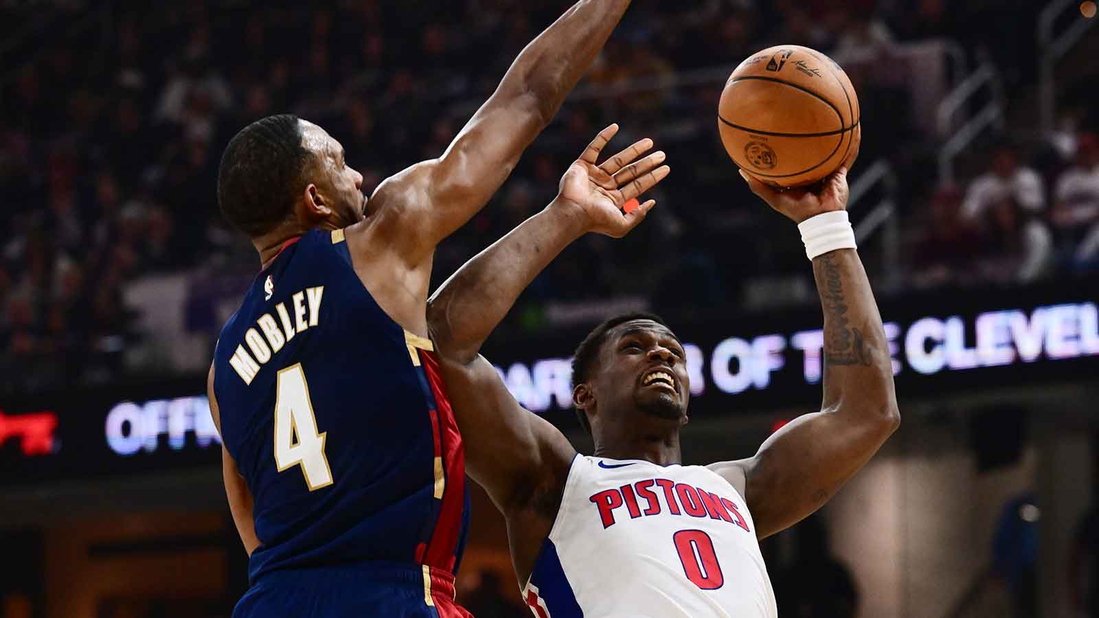 https://wp.clutchpoints.com/wp-content/uploads/2026/05/Pistons-Jalen-Duren-defended-by-Evan-Mobley.jpg