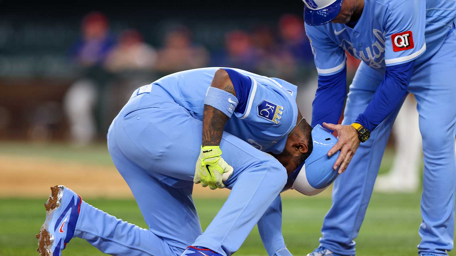 Royals’ Maikel Garcia exits Rangers game with hamstring injury