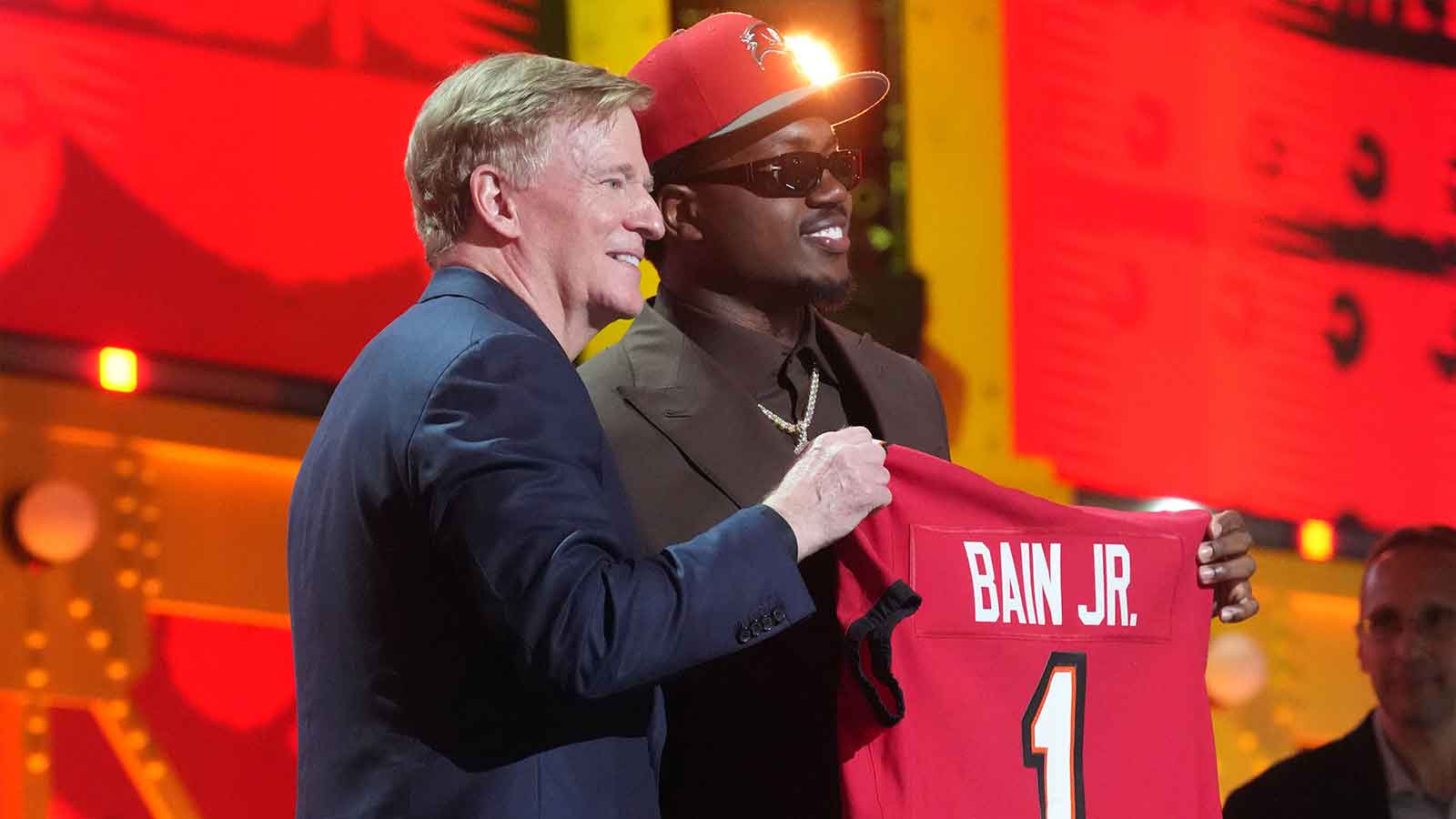 Rueben Bain Jr. signs $23.75 million contract while repping Warren Sapp