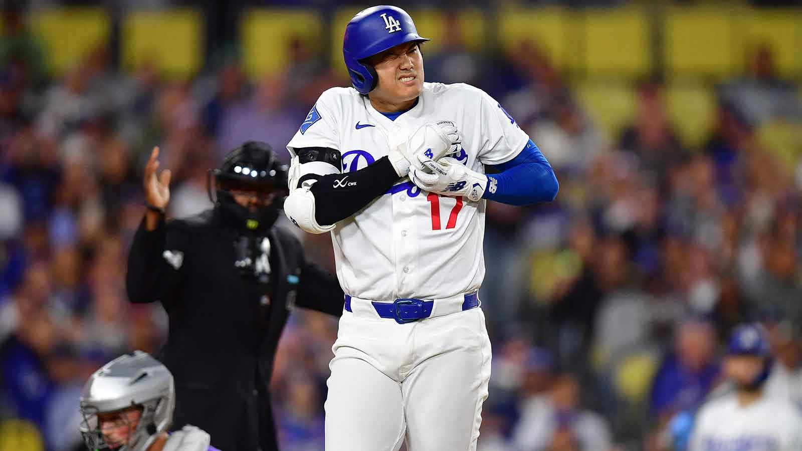 Dodgers’ Shohei Ohtani gives himself run support with lead-off HR