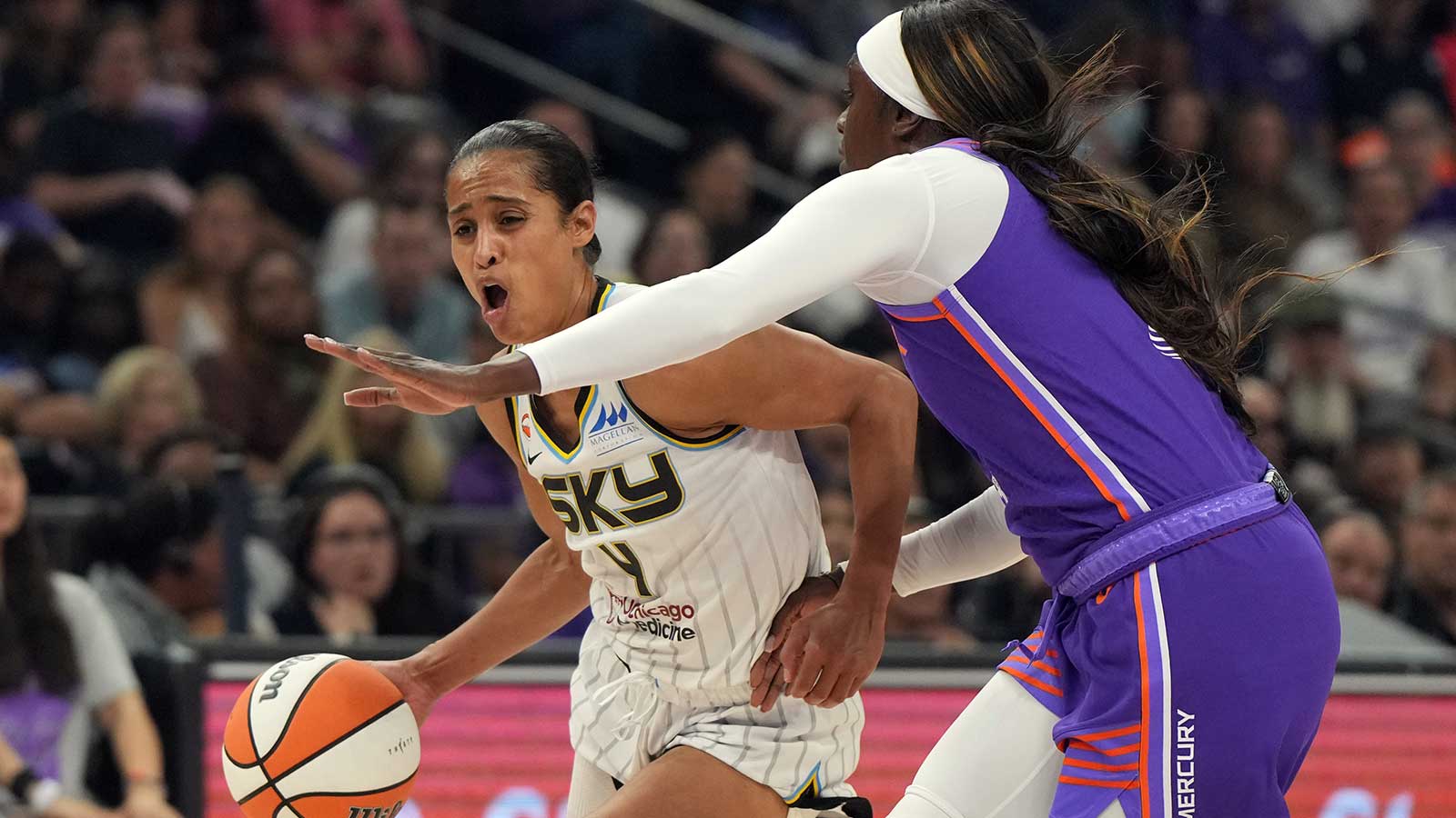 Skylar Diggins misses Sky-Lynx game with eye injury