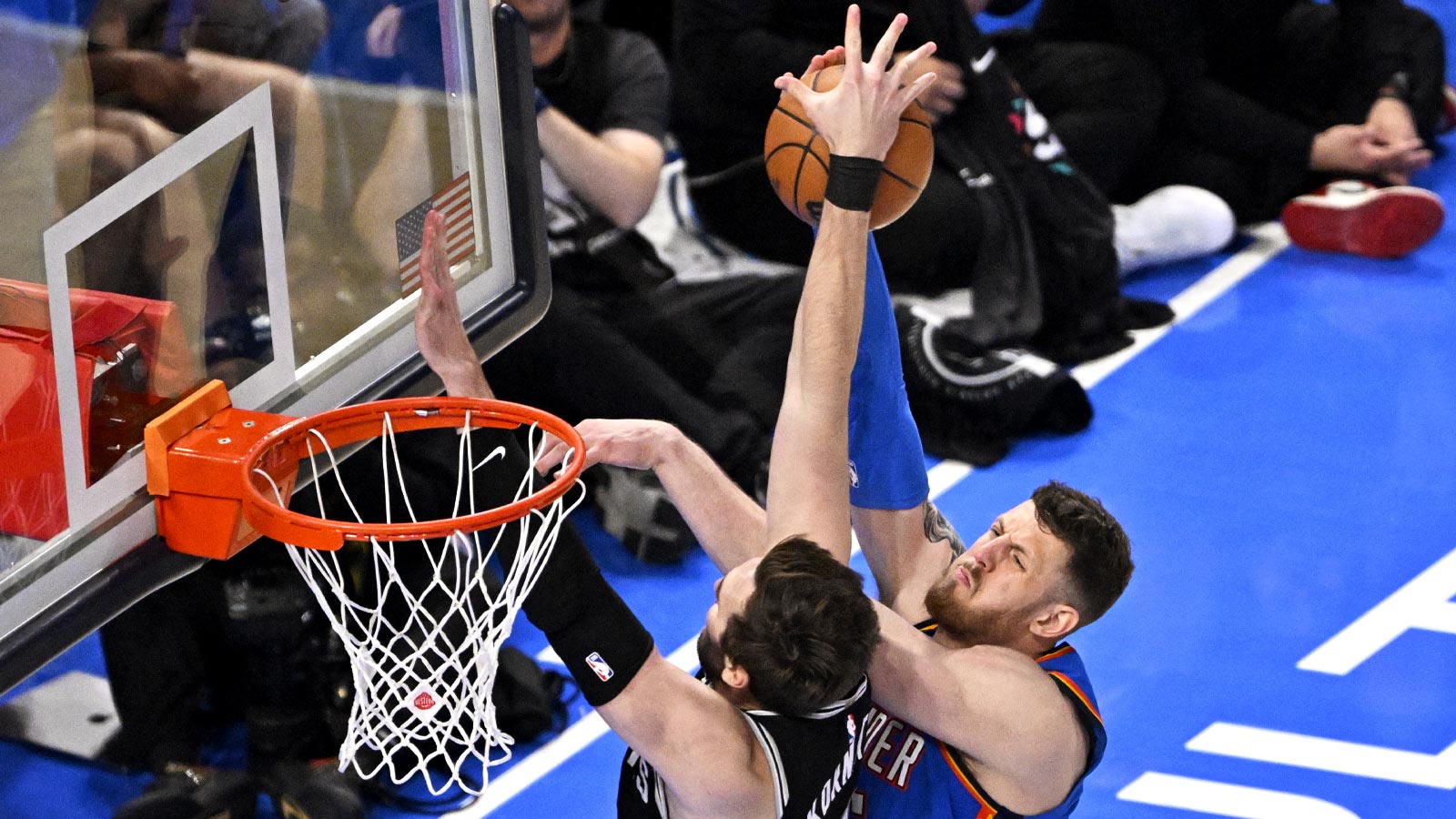 Spurs legend Manu Ginobili shares perfect reaction to Luke Kornet’s iconic Game 7 block