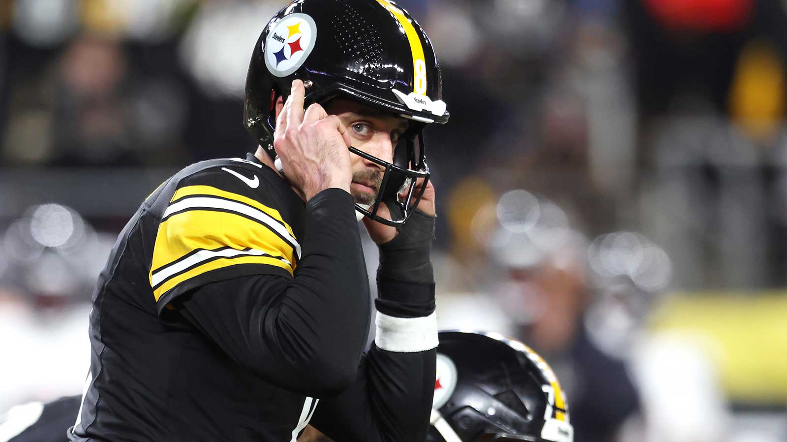 Mike Florio calls out Steelers’ Aaron Rodgers for ‘strangely combative response’