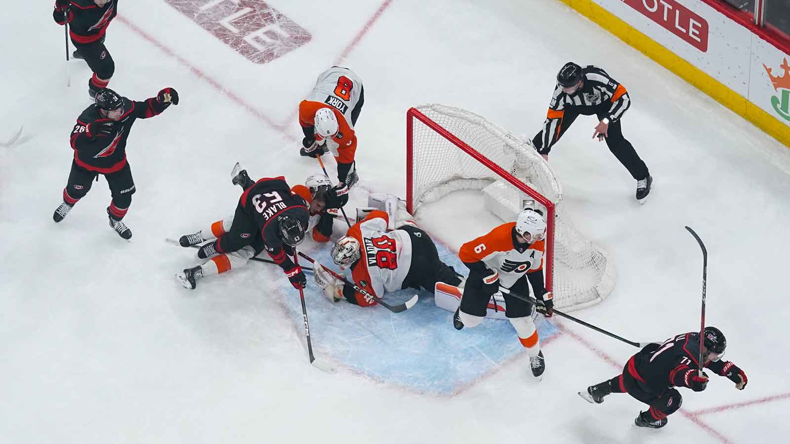 Flyers’ panic meter after falling into 0-2 hole vs. Hurricanes