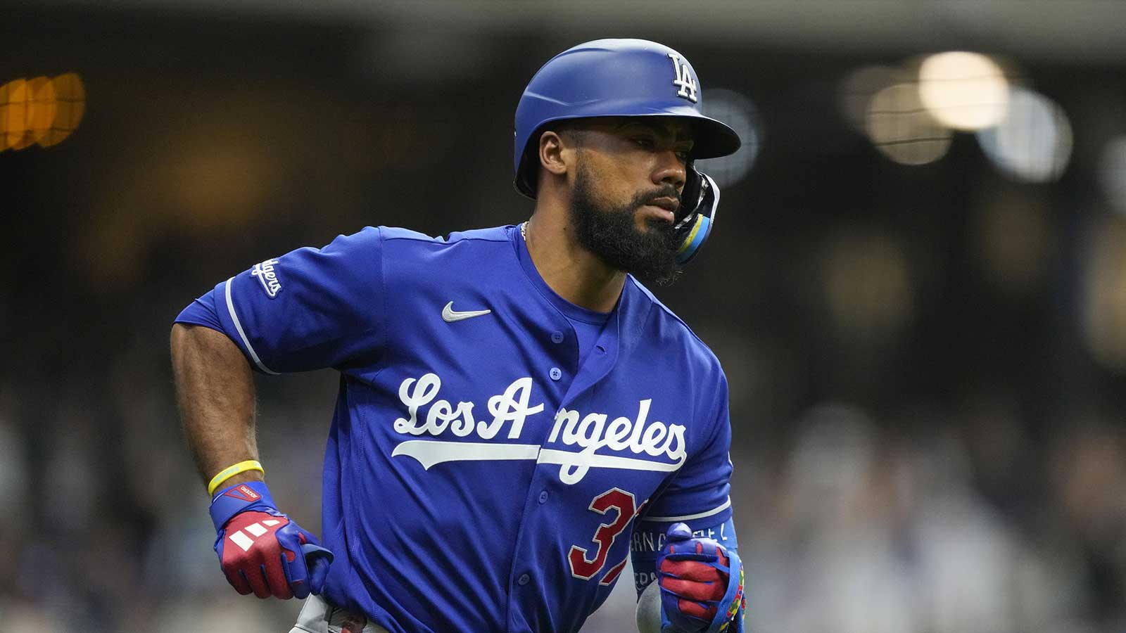Who Dodgers are promoting to roster amid Teoscar Hernandez's injury