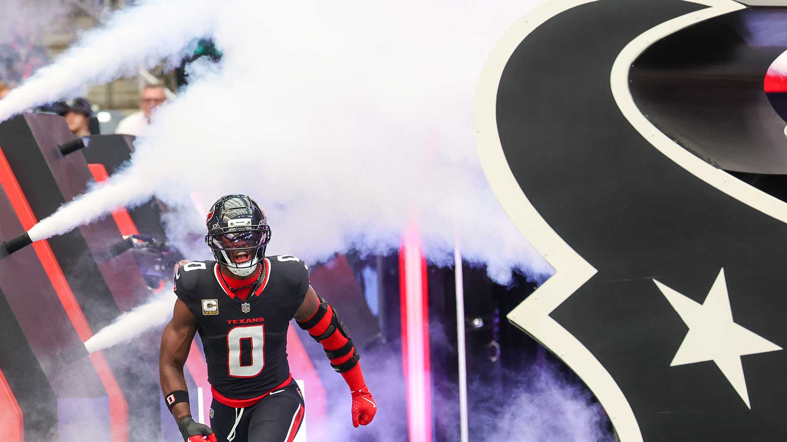 Texans’ Azeez Al-Shaair sends message to fans after signing extension