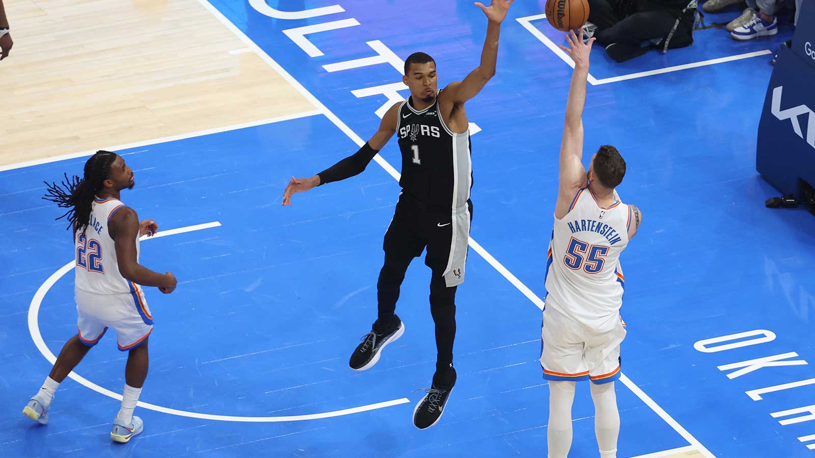https://wp.clutchpoints.com/wp-content/uploads/2026/05/Thunder-center-Isaiah-Hartenstein_6b956e.jpg