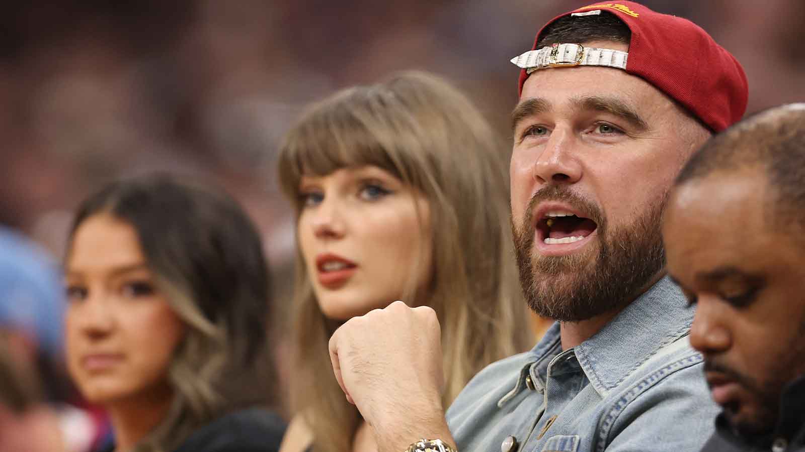 Travis Kelce, Taylor Swift catch Game 3 of Cavs vs. Knicks courtside