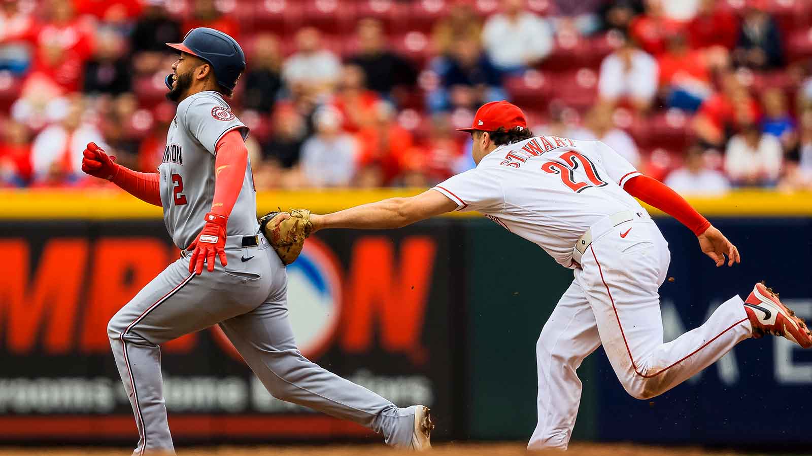 Nationals stay below .500 with Reds loss, continuing impossible stat