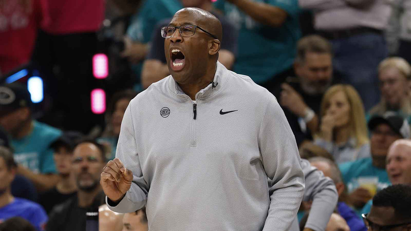 Knicks’ Mike Brown breaks out ‘Who Let The Dogs Out’ after NBA Finals win