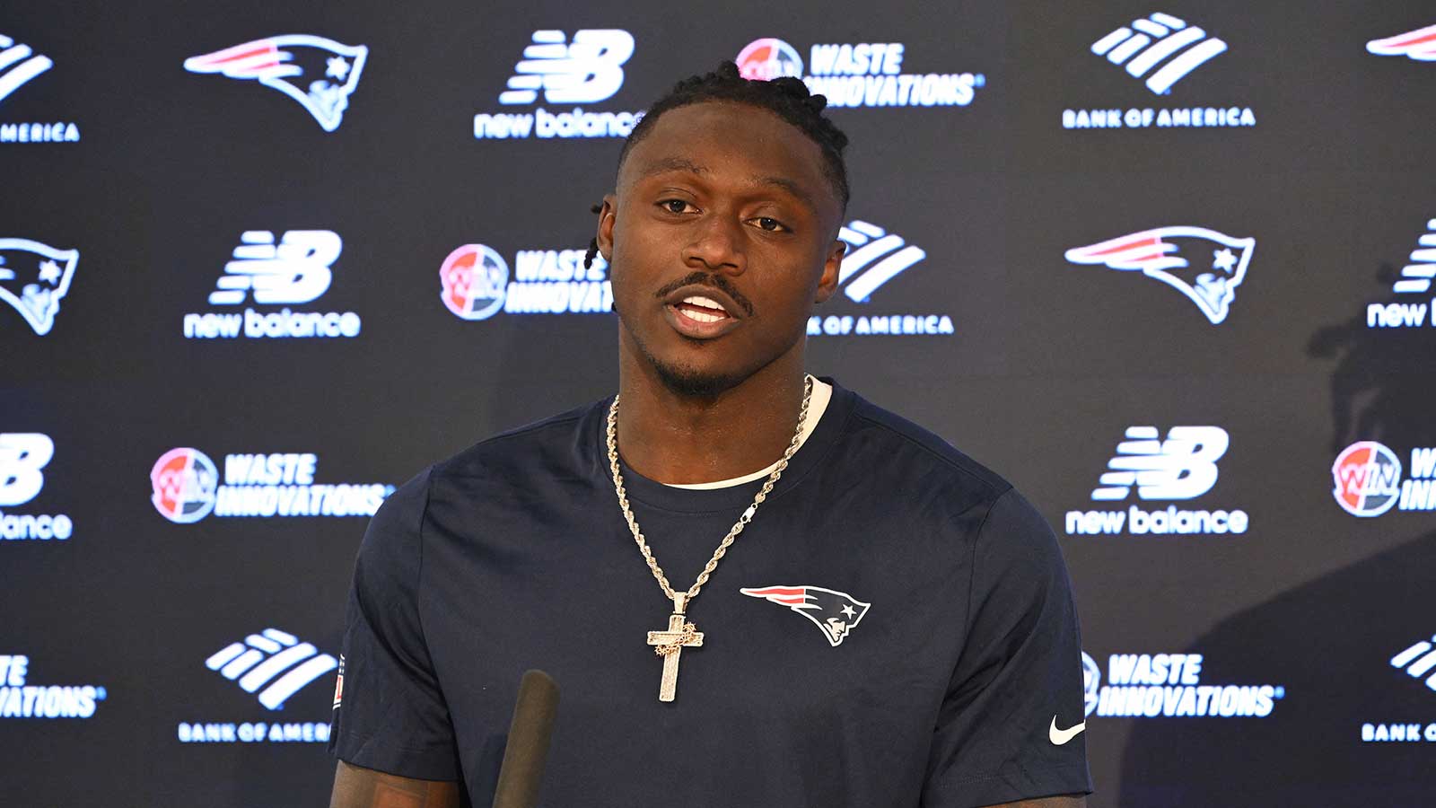 Patriots star A.J. Brown’s ‘down’ year only matched by Puka Nacua, per ESPN Analytics
