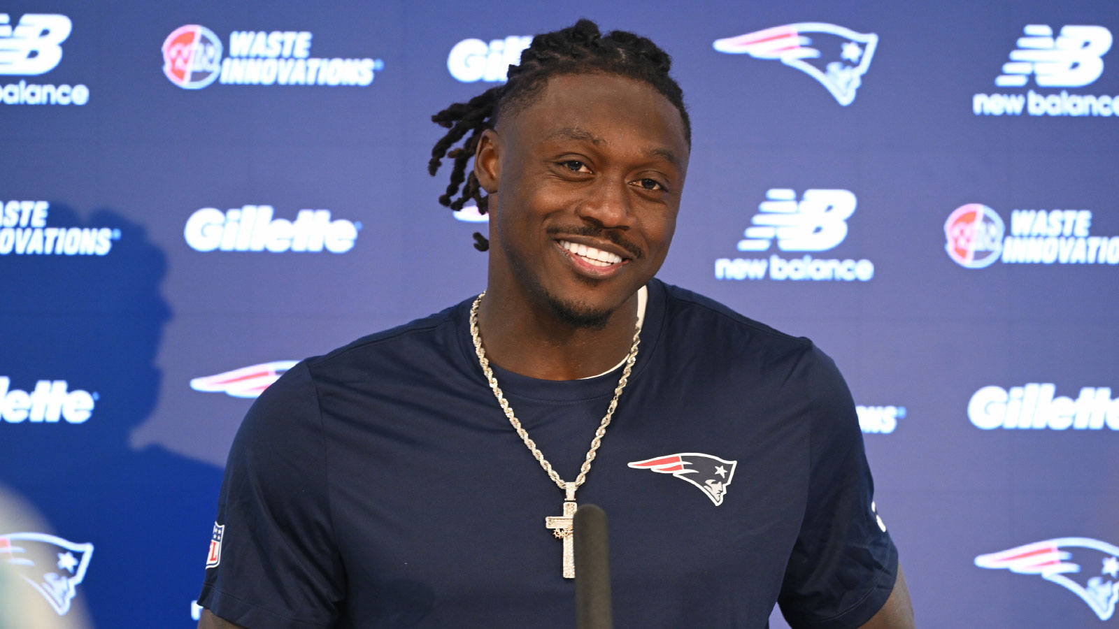 Asante Samuel immediately hits Patriots’ A.J. Brown with NSFW trash talk after Eagles trade